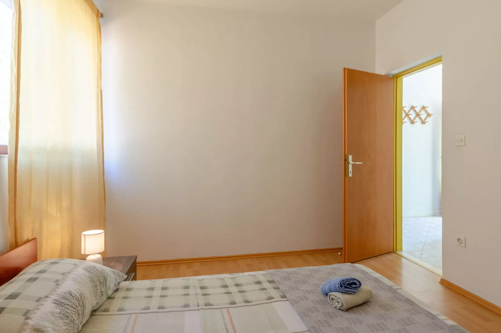 Seafront Apartments Olivera-Two Bedroom Apartment with Patio ( Tonči )-Schlafzimmer