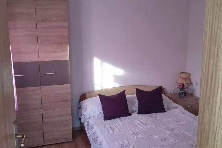 Holiday Home Ruža - Holiday Home with Terrace-Chambre