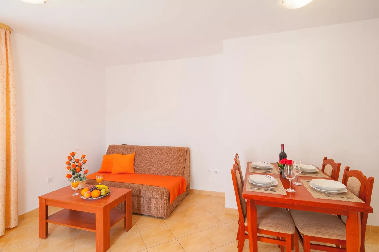 Apartments Island Beat - Two Bedroom Apartment with Balcony (A9) (prizemlje)(ST)-Dining room