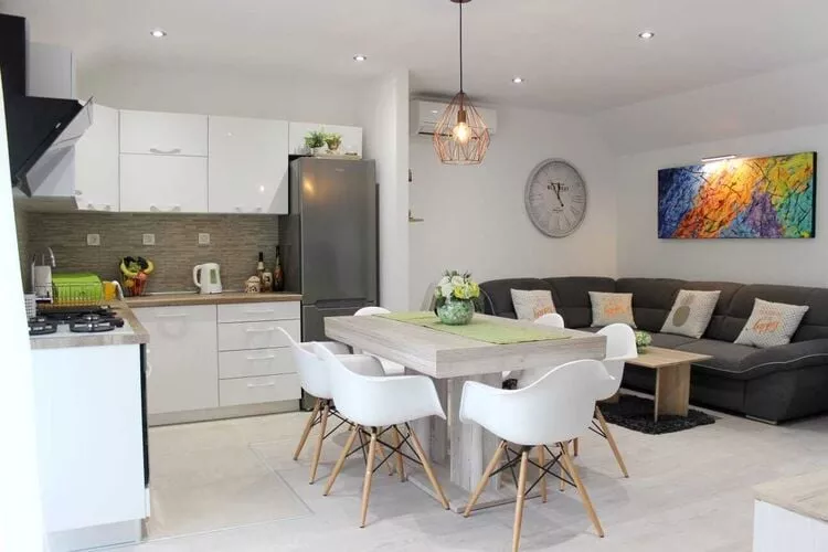 Holiday Home Ela - Three Bedroom Holiday Home with outdoor Pool (ST)-Salon