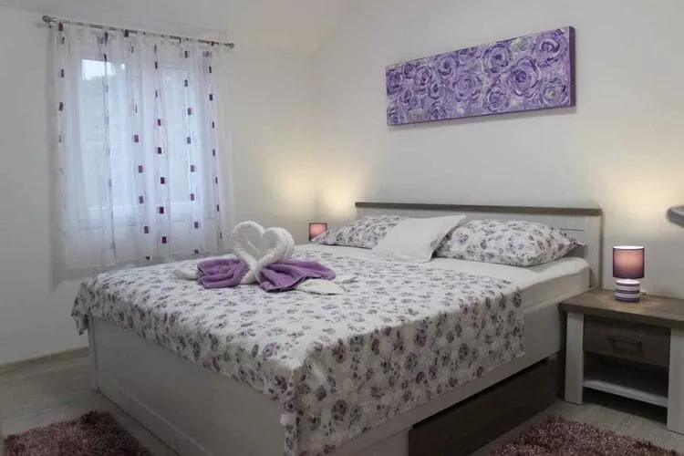 Holiday Home Ela - Three Bedroom Holiday Home with outdoor Pool (ST)-Chambre