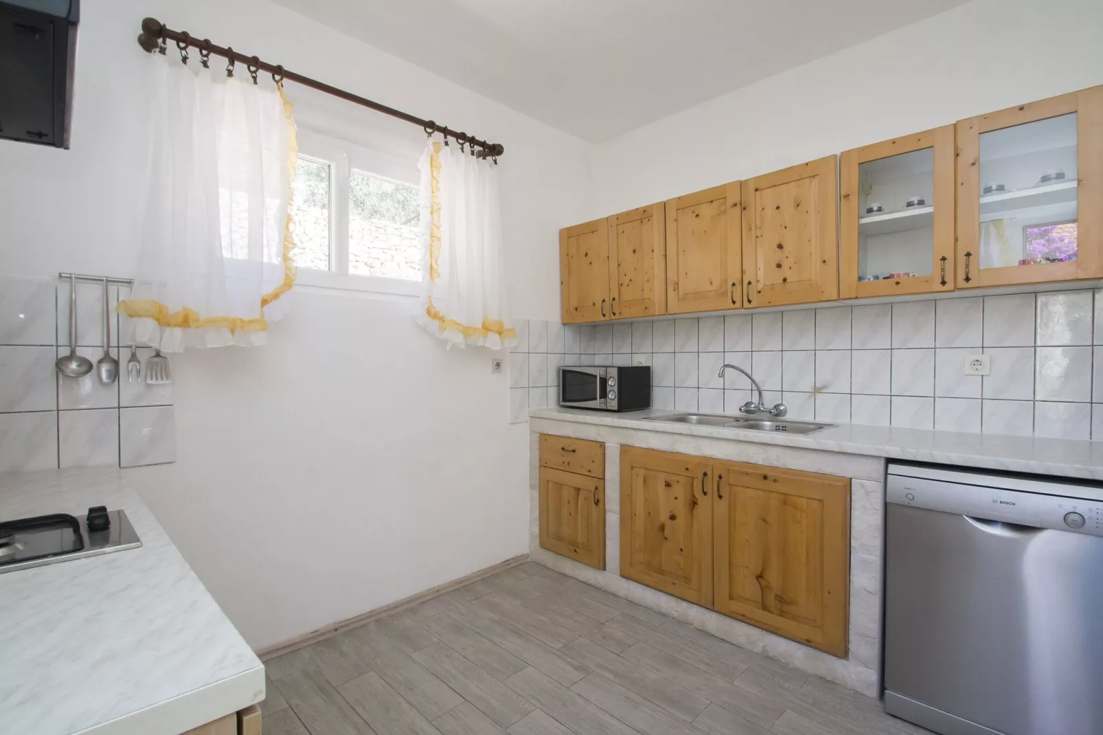 Seafront Apartment Dana - Two Bedroom Apartment with Terrace and Sea View-Kitchen