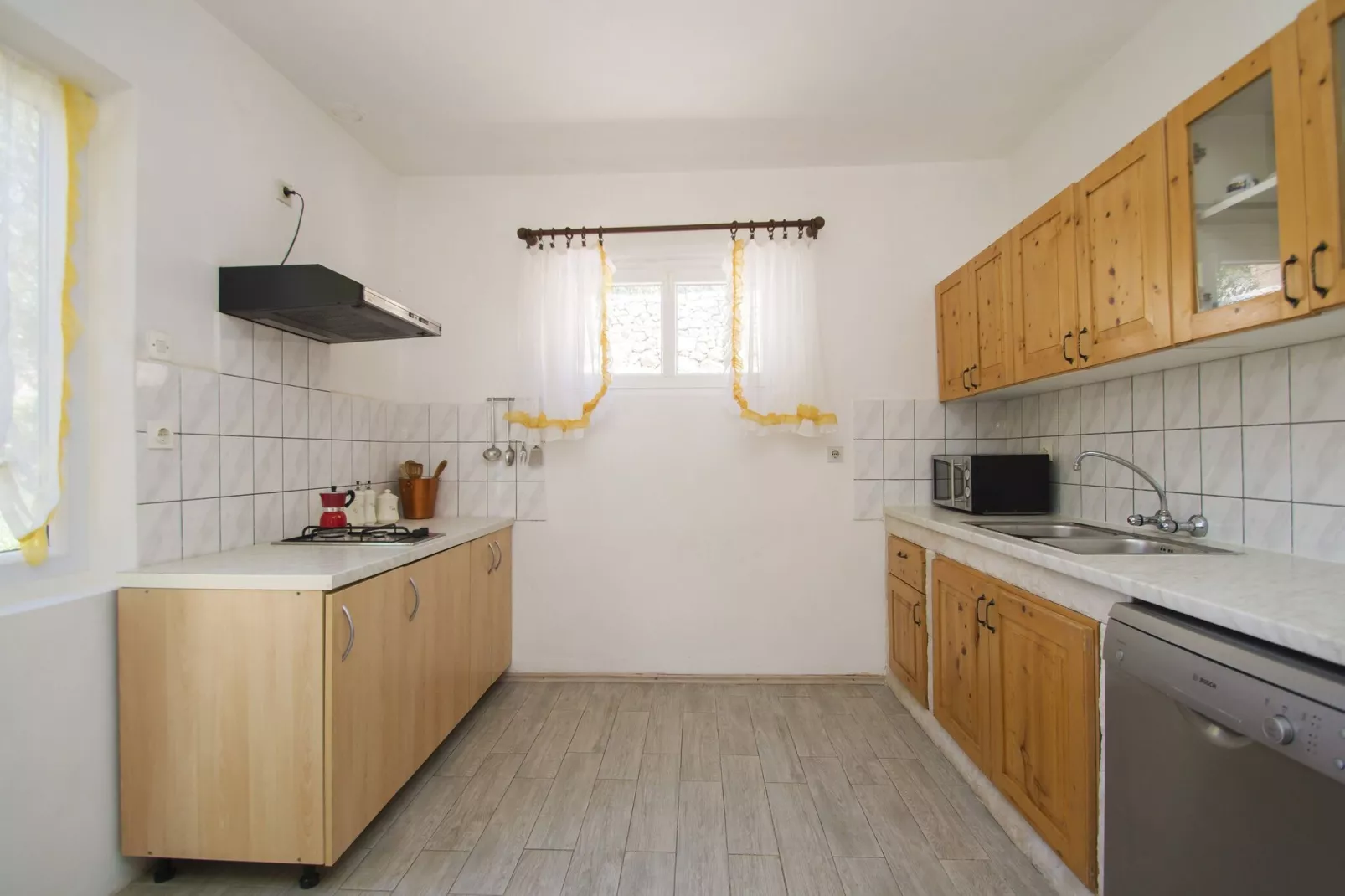 Seafront Apartment Dana - Two Bedroom Apartment with Terrace and Sea View-Kitchen