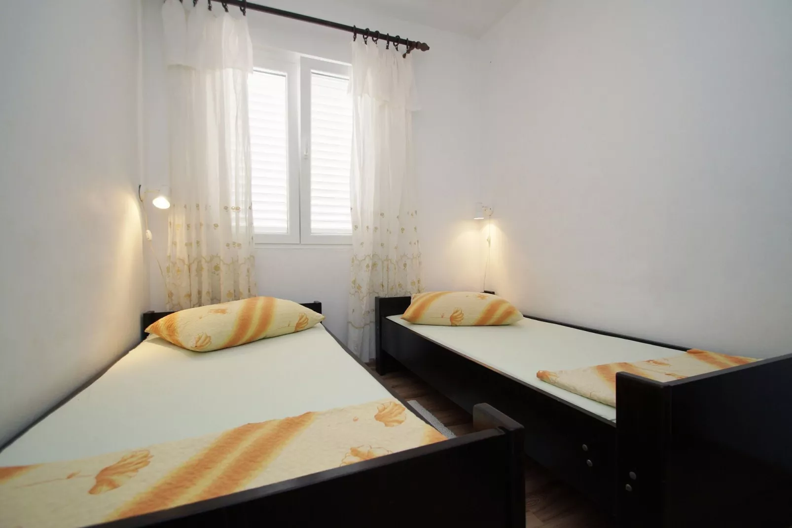 Seafront Apartment Dana - Two Bedroom Apartment with Terrace and Sea View-Bedroom