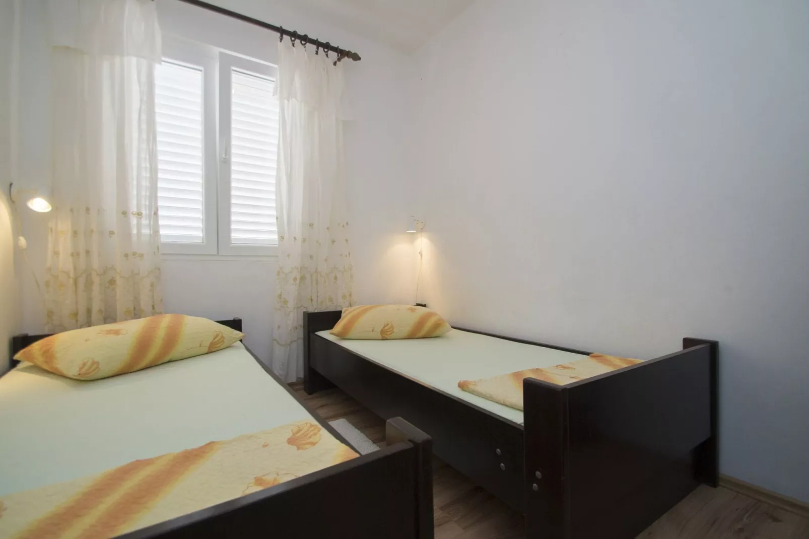 Seafront Apartment Dana - Two Bedroom Apartment with Terrace and Sea View-Bedroom