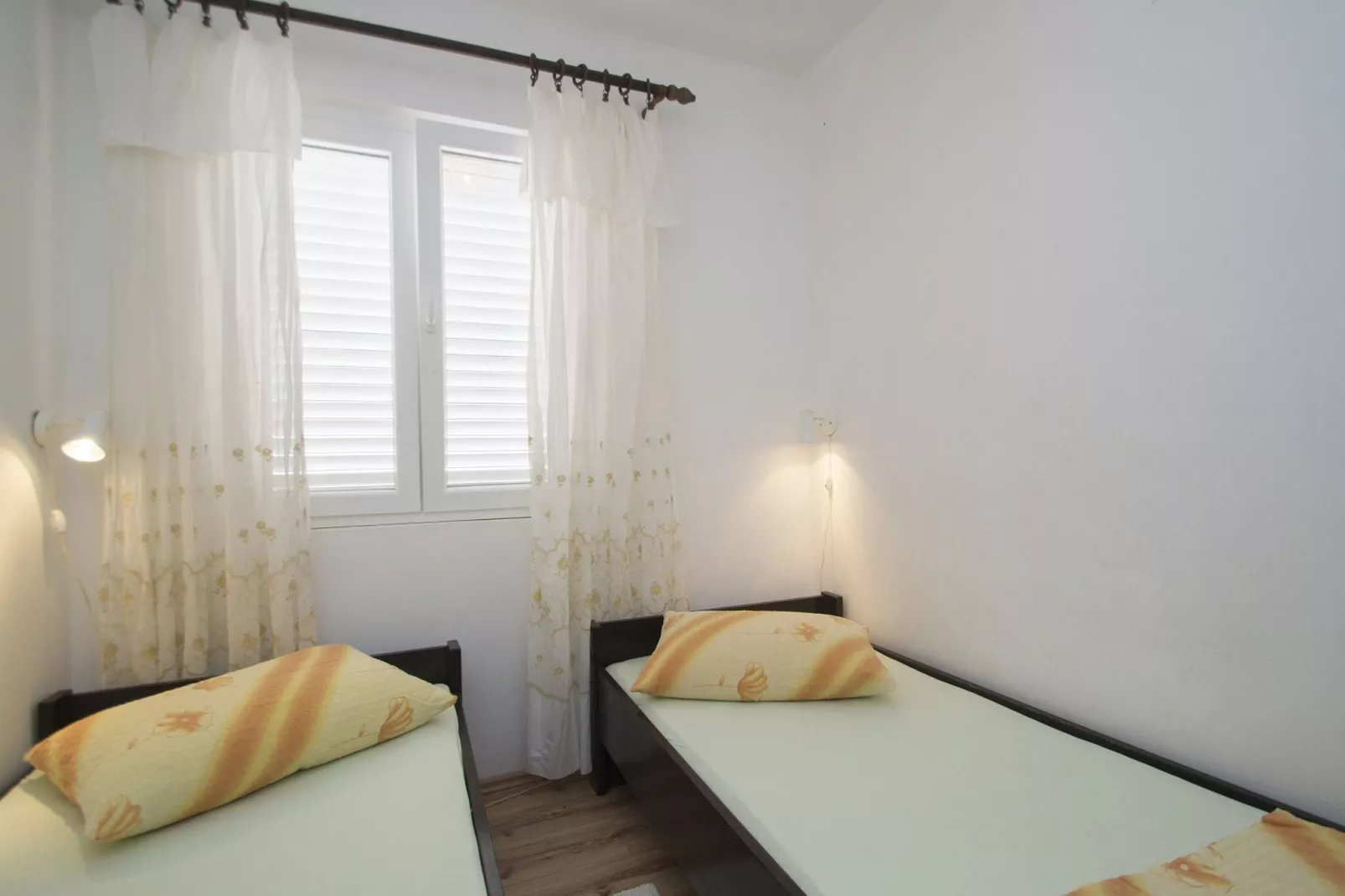 Seafront Apartment Dana - Two Bedroom Apartment with Terrace and Sea View-Bedroom