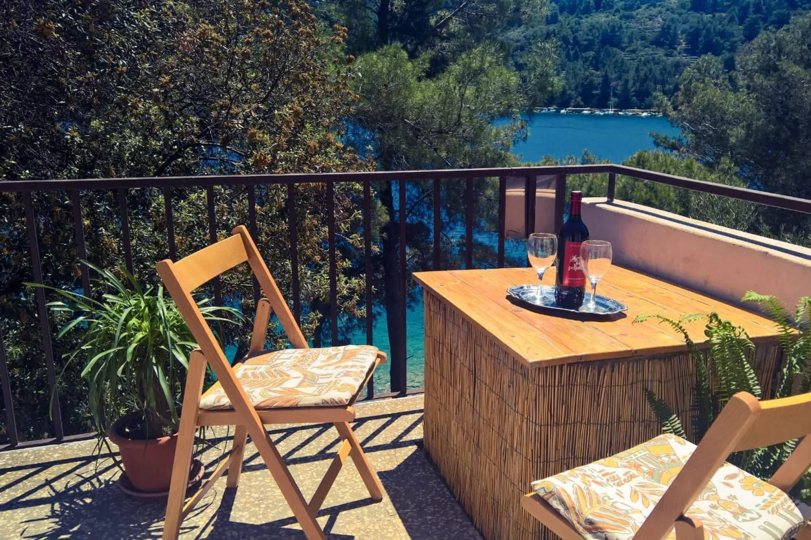 Seafront Apartment Dana - Two Bedroom Apartment with Terrace and Sea View-Terrace