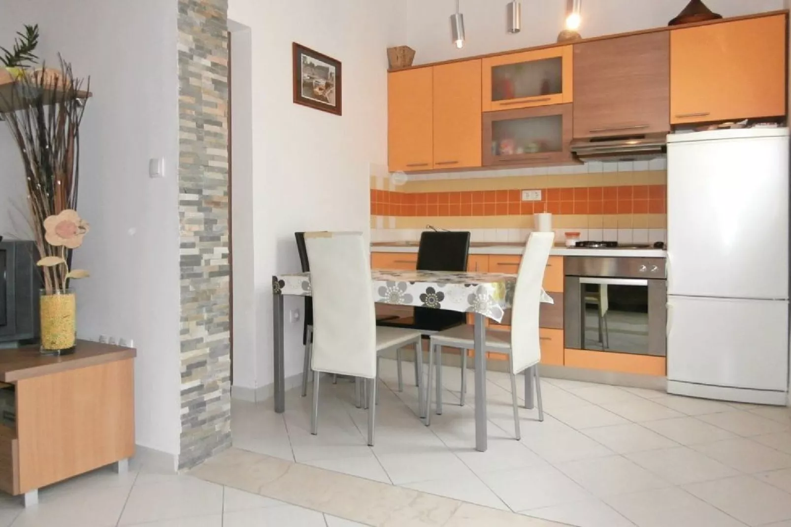 Apartments Roko (ST) - Standard One Bedroom Apartment with Shared Terrace (A1)-Dining room