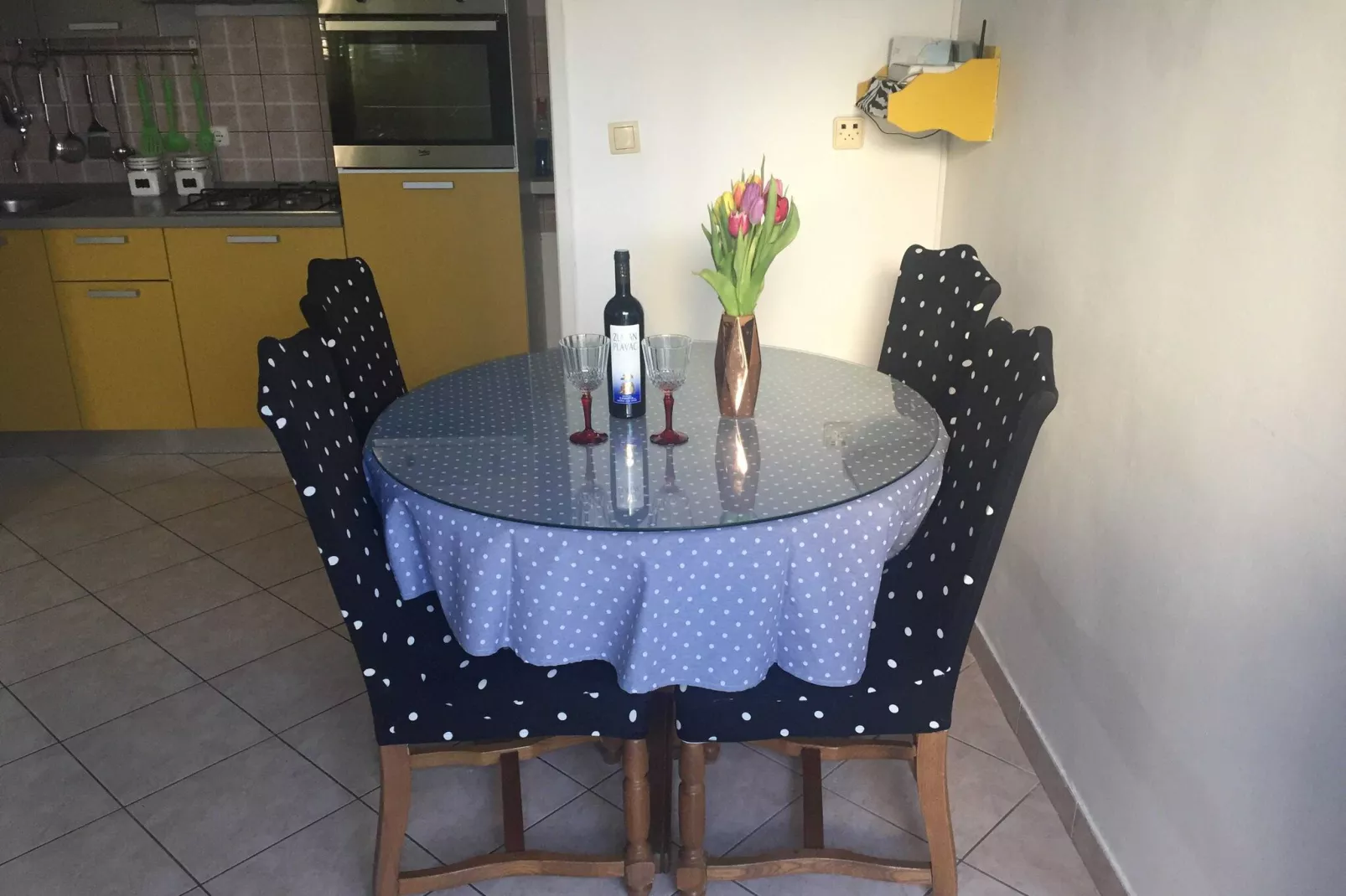 Apartments Roko (ST) - Economy One Bedroom Apartment with Shared Terrace (A2)-Dining room