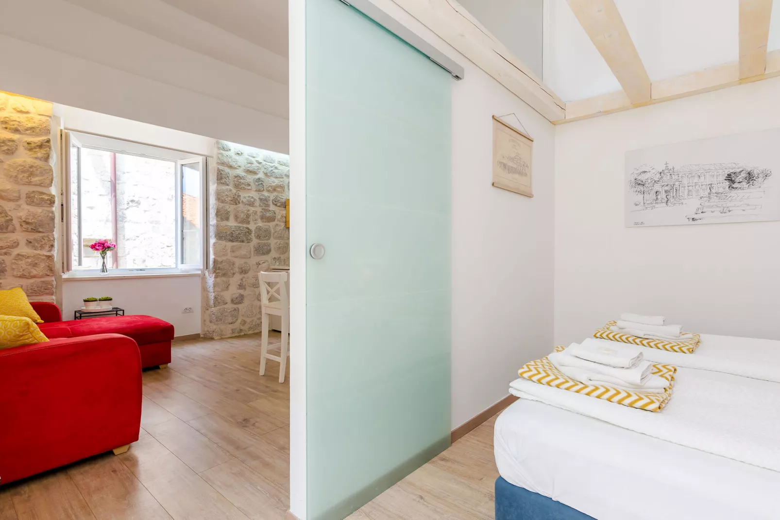 Midtown Apartments - One Bedroom Apartment with City view-Schlafzimmer