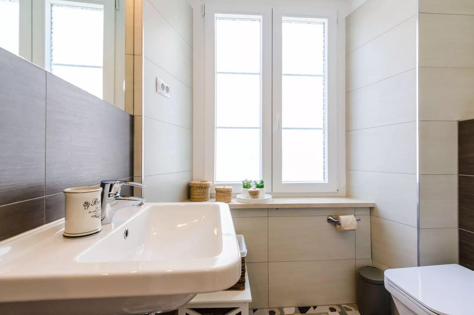 Midtown Apartments - One Bedroom Apartment with City view-Badezimmer