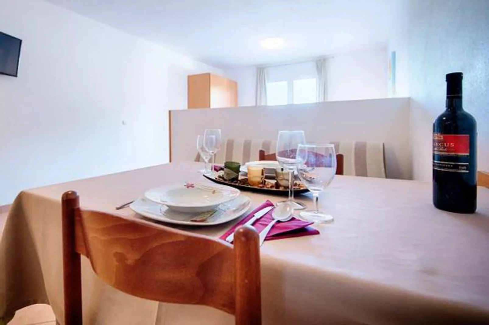 Apartments Bruna Lastovo-One Bedroom Apartment with Balcony and Sea View-Vanilija-Dining room