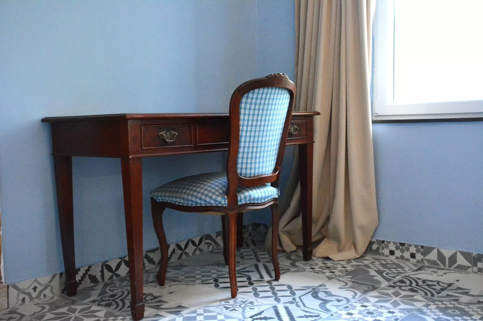 Au Bord de la Rivière-Bedroom