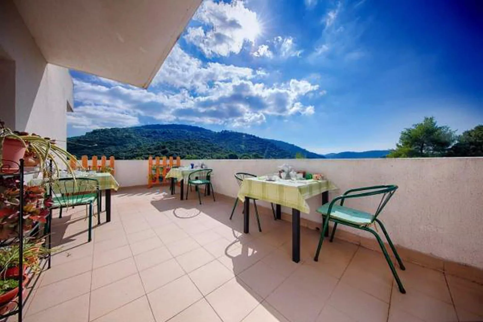 Apartments Bruna Lastovo-Superior One Bedroom Apartment with Balcony and Sea View-Zeleni-Terrasse