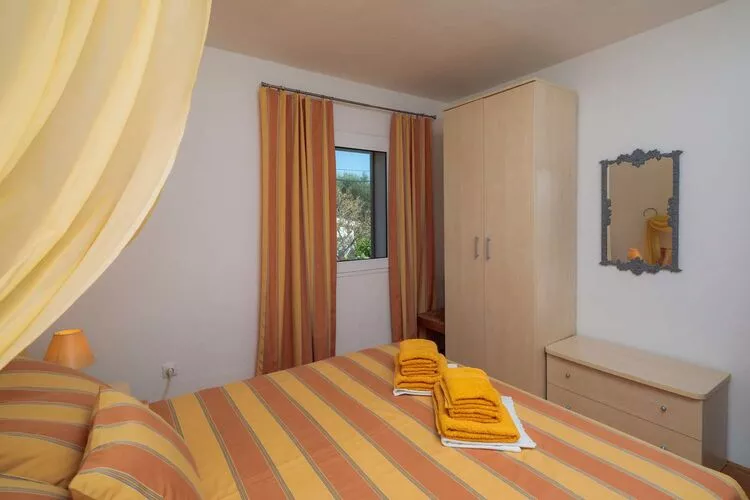 Apartment Oaza - Three Bedroom Apartment with Terrace and Sea View-Bedroom