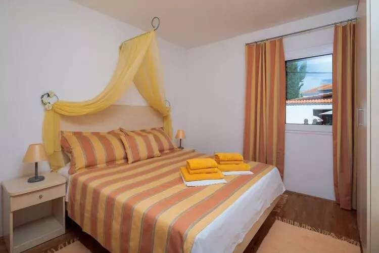 Apartment Oaza - Three Bedroom Apartment with Terrace and Sea View-Bedroom