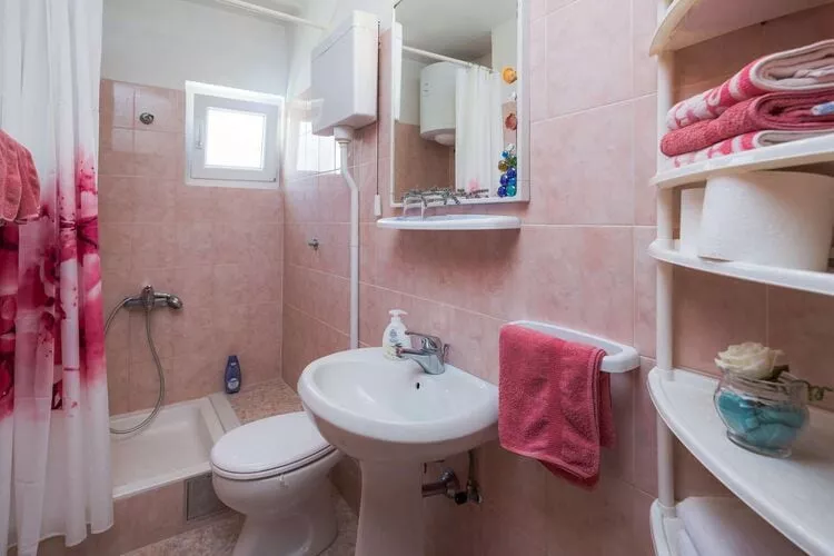 Apartment Oaza - Three Bedroom Apartment with Terrace and Sea View-Bathroom