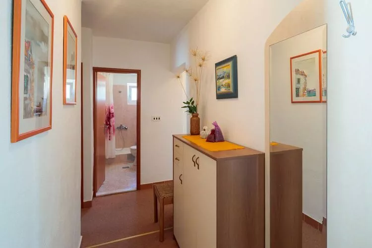 Apartment Oaza - Three Bedroom Apartment with Terrace and Sea View-Indoor