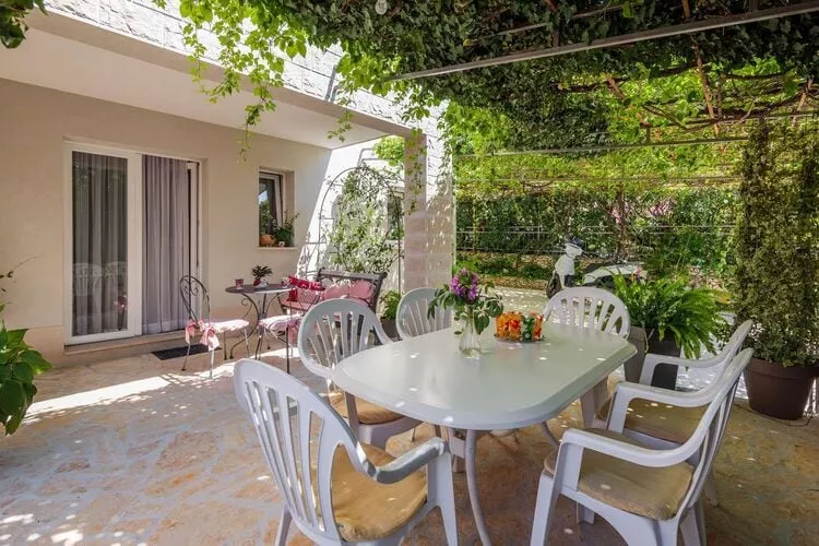 Apartment Oaza - Three Bedroom Apartment with Terrace and Sea View-Terrace