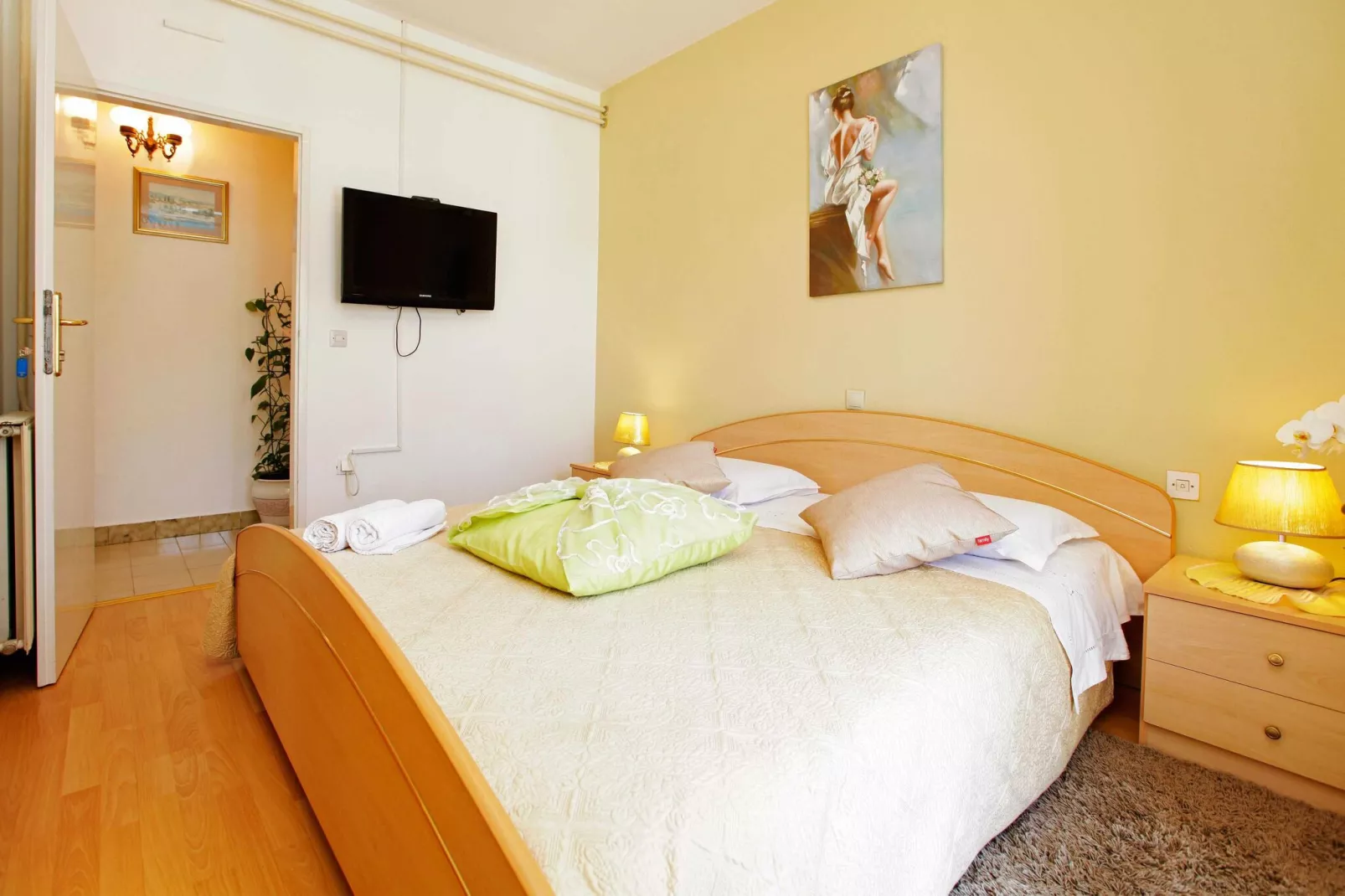 Sunshine Apartment Doda - Three Bedroom Apartment with Balcony and Sea View-Bedroom