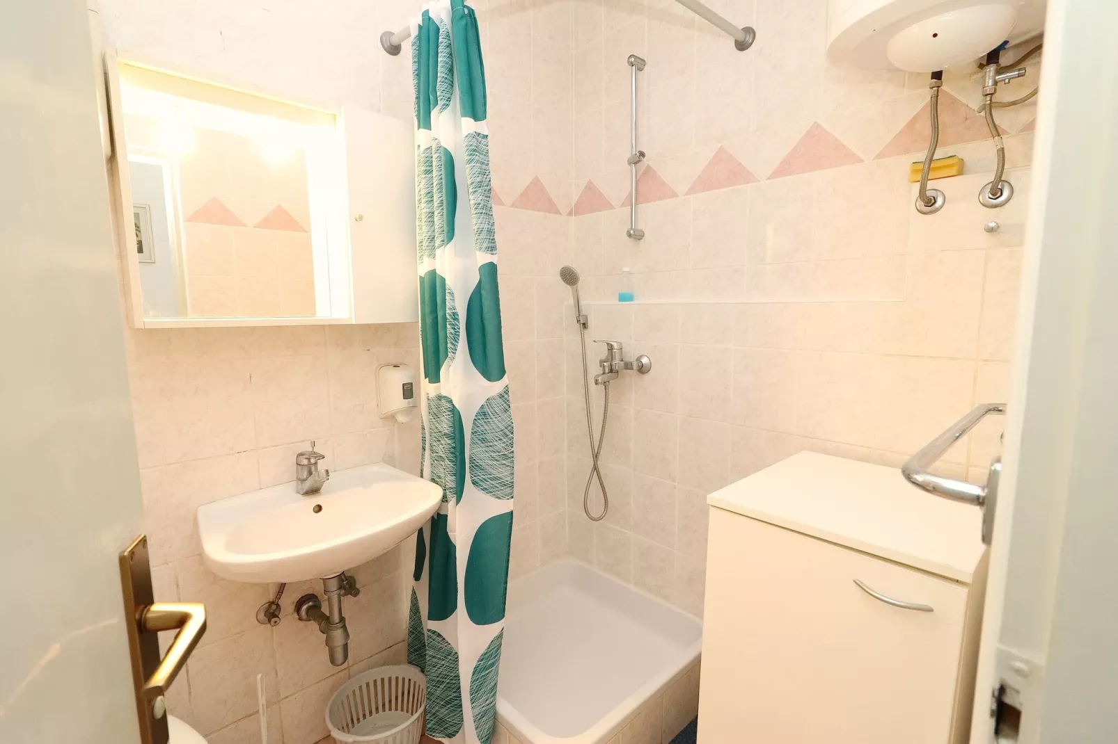 Apartment Lepur Slano - Two-Bedroom Apartment with Terrace-Bathroom