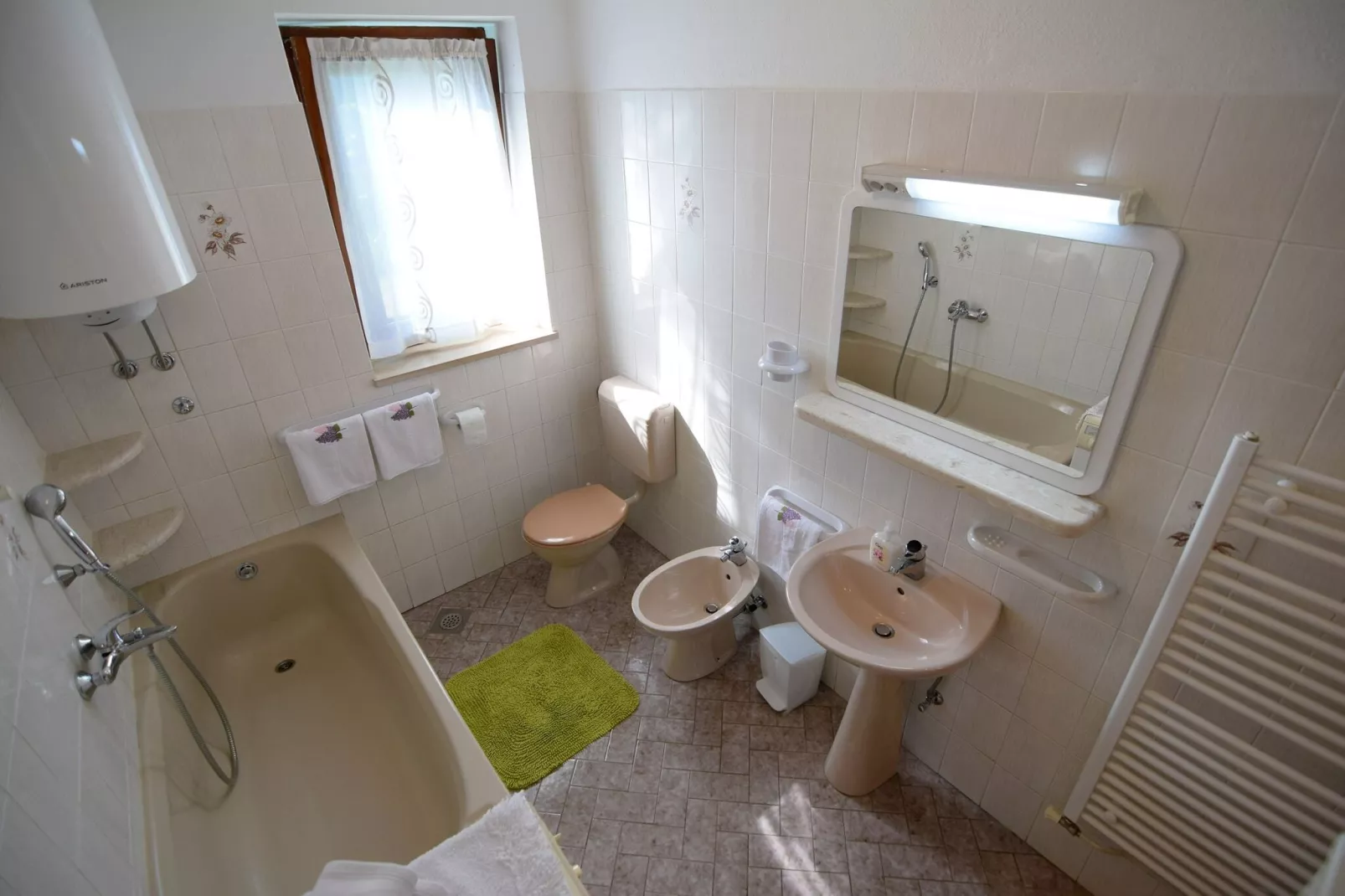 Holiday home Villa Spilla - Three Bedroom Home with Terrace-Salle de bain