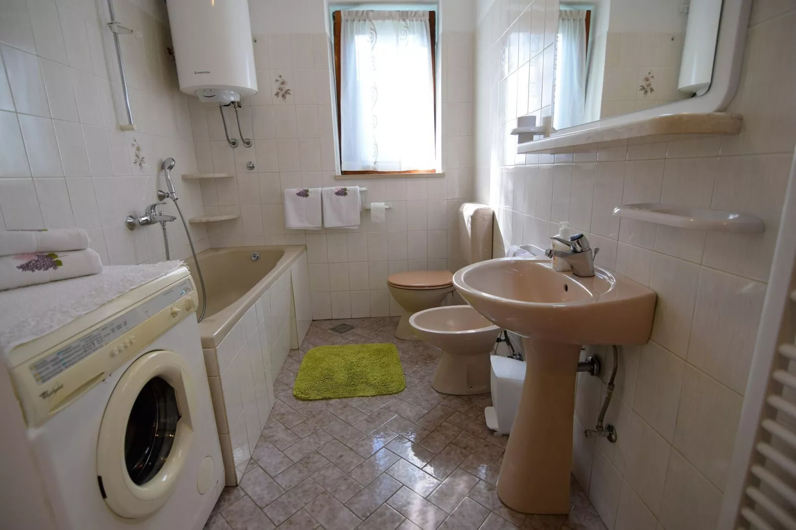 Holiday home Villa Spilla - Three Bedroom Home with Terrace-Salle de bain