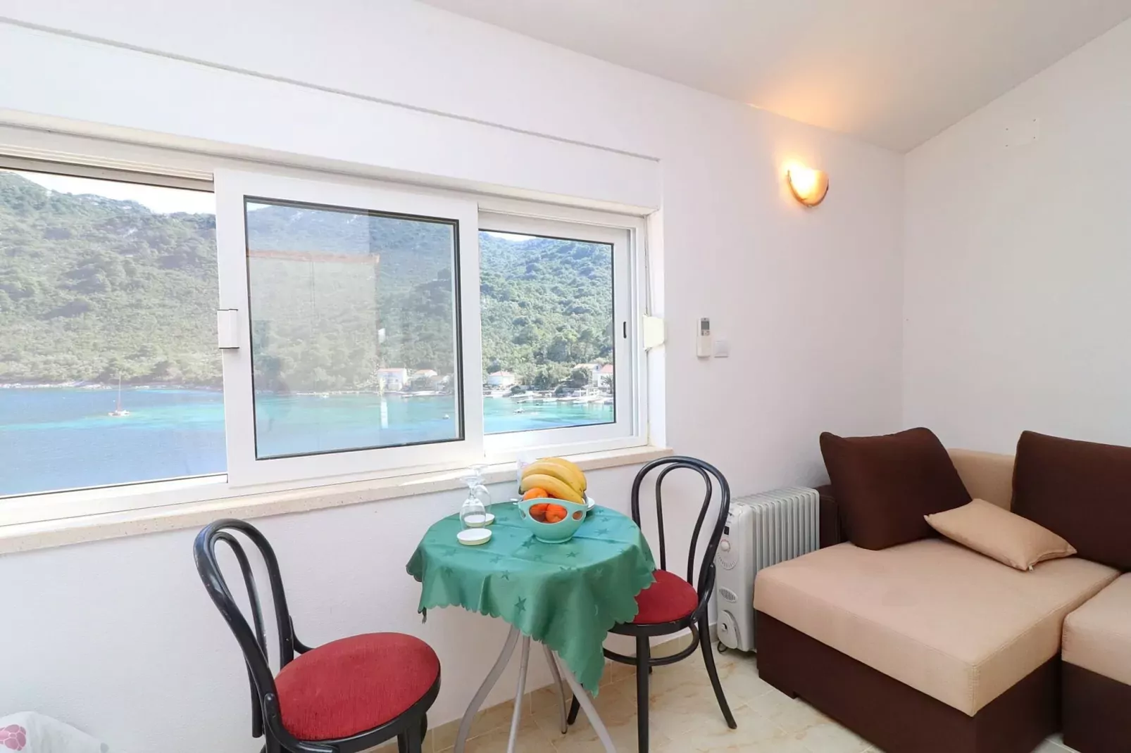 Apartment Belin Mljet - One Bedroom Apartment with Terrace and Sea View-Dining room