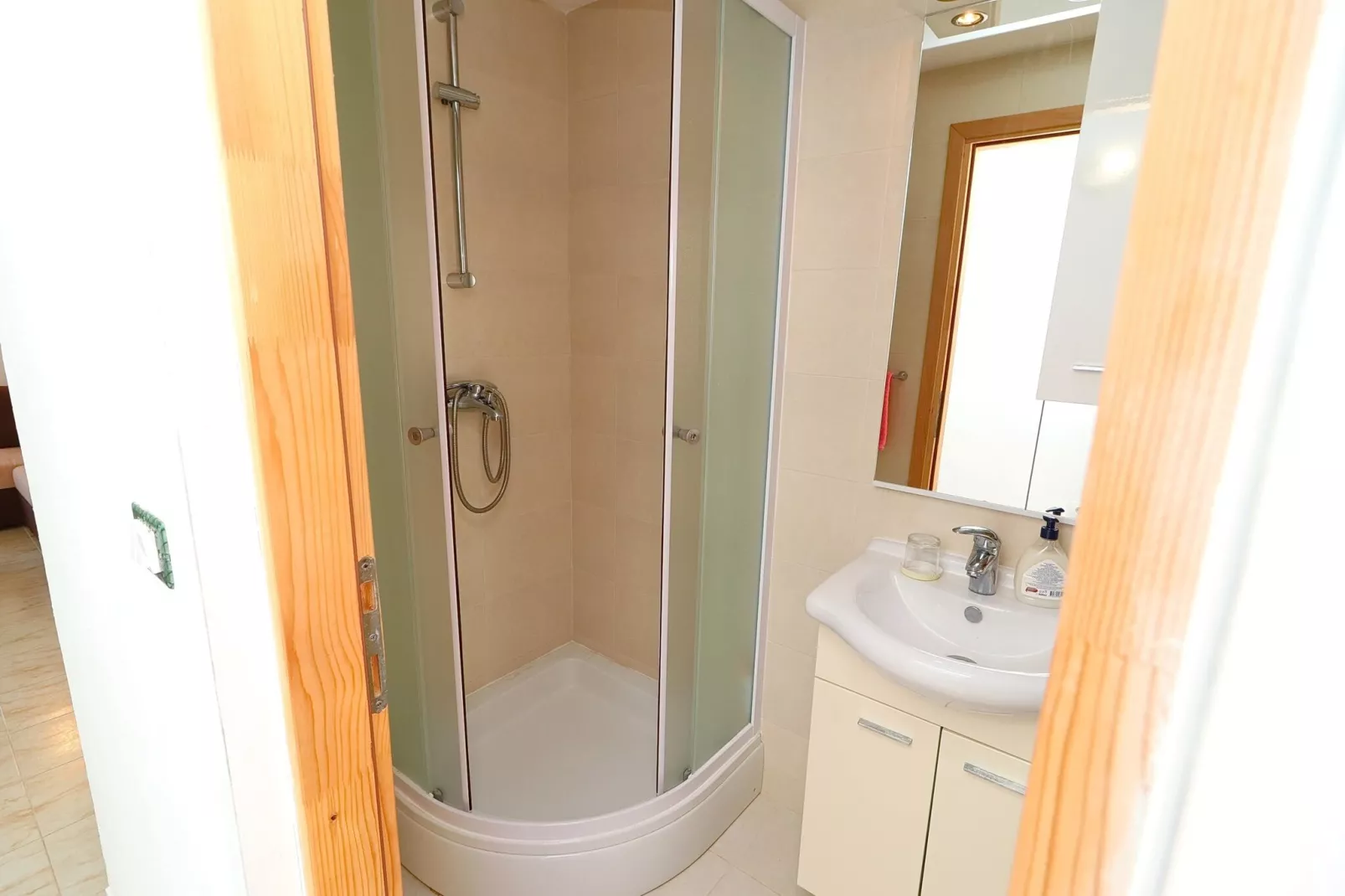 Apartment Belin Mljet - One Bedroom Apartment with Terrace and Sea View-Bathroom