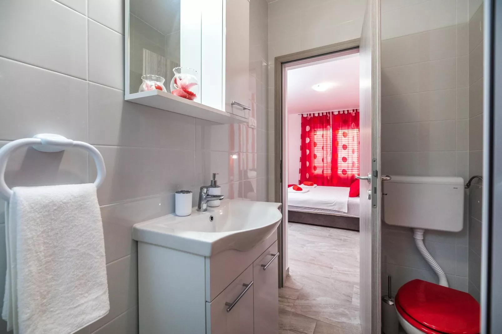 Apartments Sunshine Home - Double Room ( Red )-Badezimmer