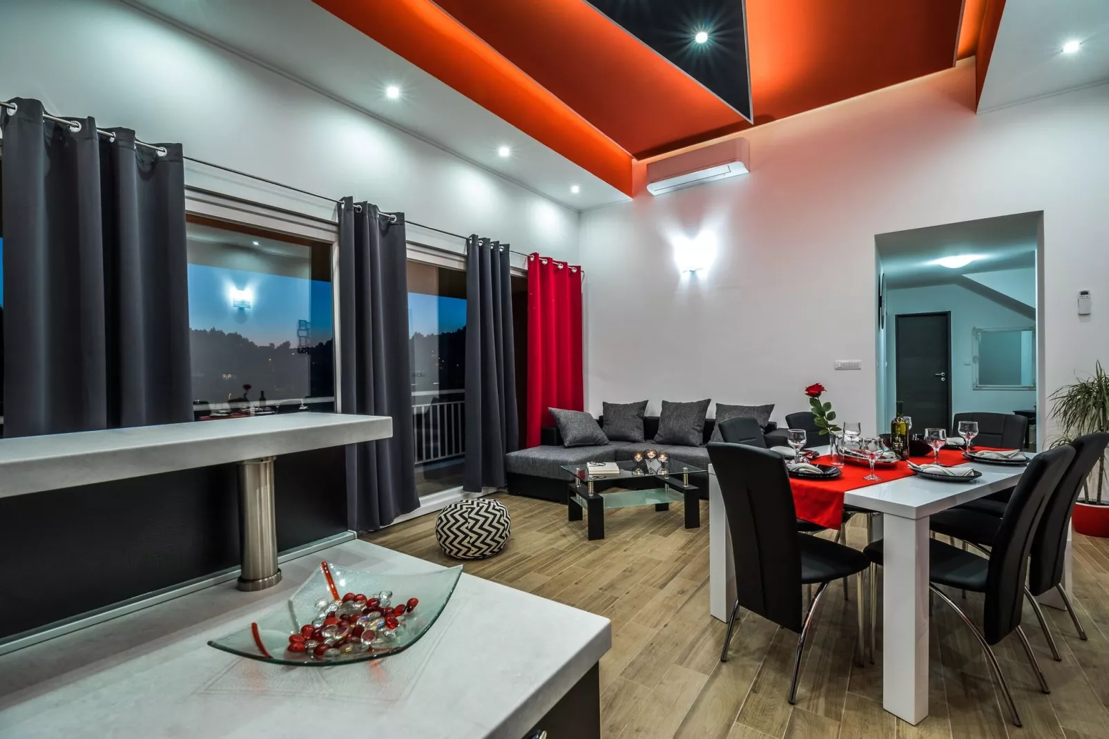 Apartments Sunshine Home - Two Bedroom Apartment with Balcony and Sea View-Living room