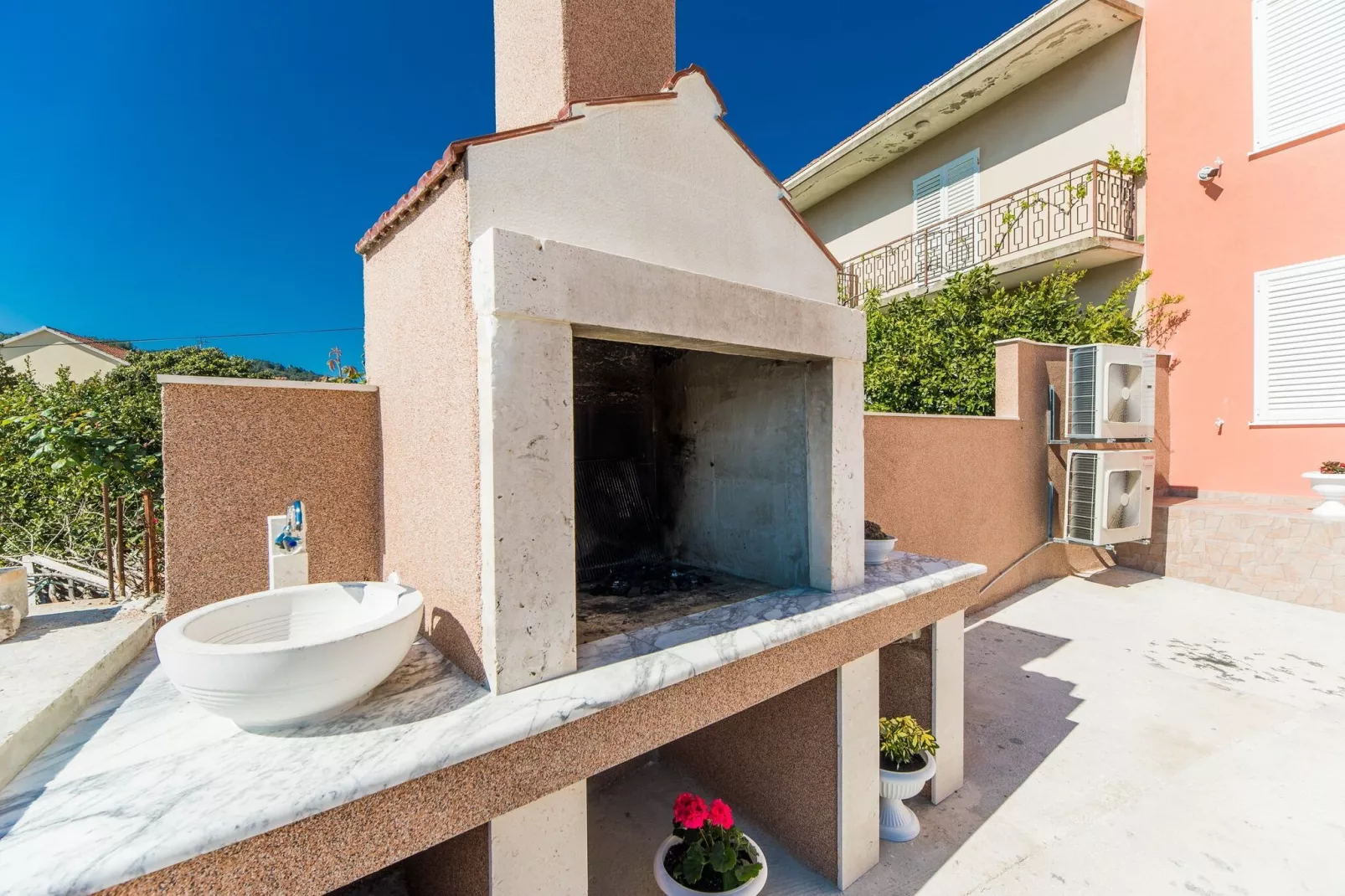 Apartments Sunshine Home - Two Bedroom Apartment with Balcony and Sea View-Facilities
