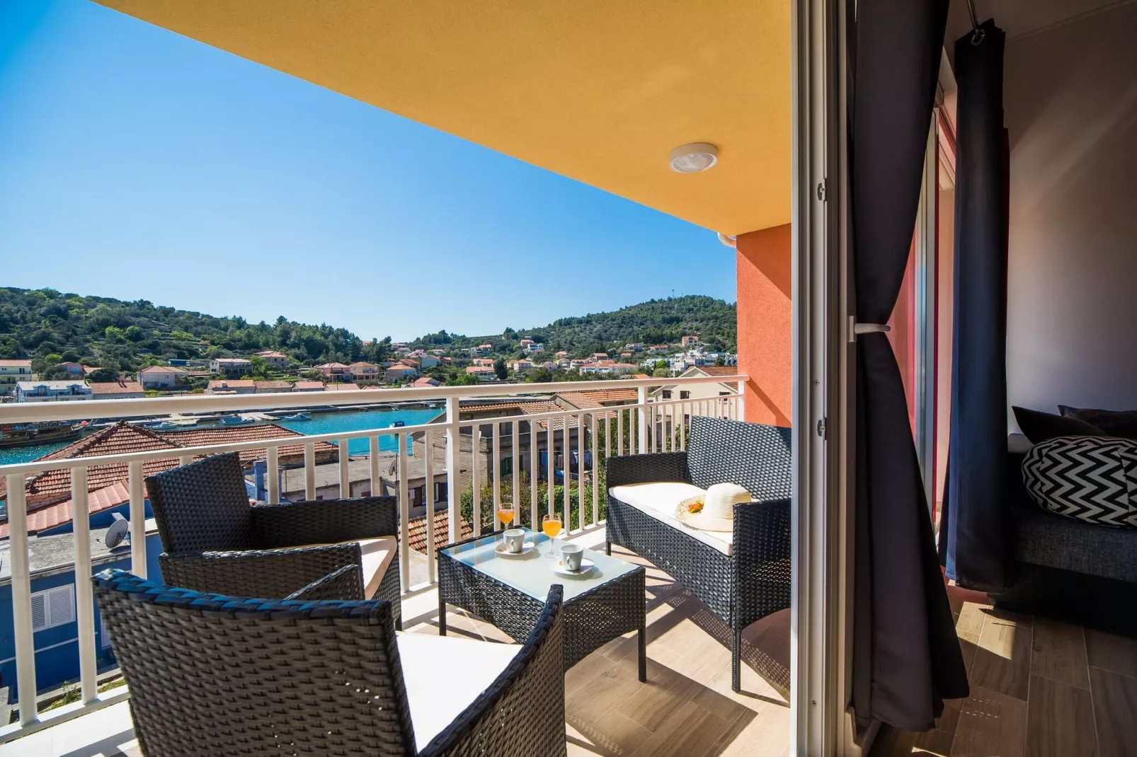 Apartments Sunshine Home - Two Bedroom Apartment with Balcony and Sea View-View