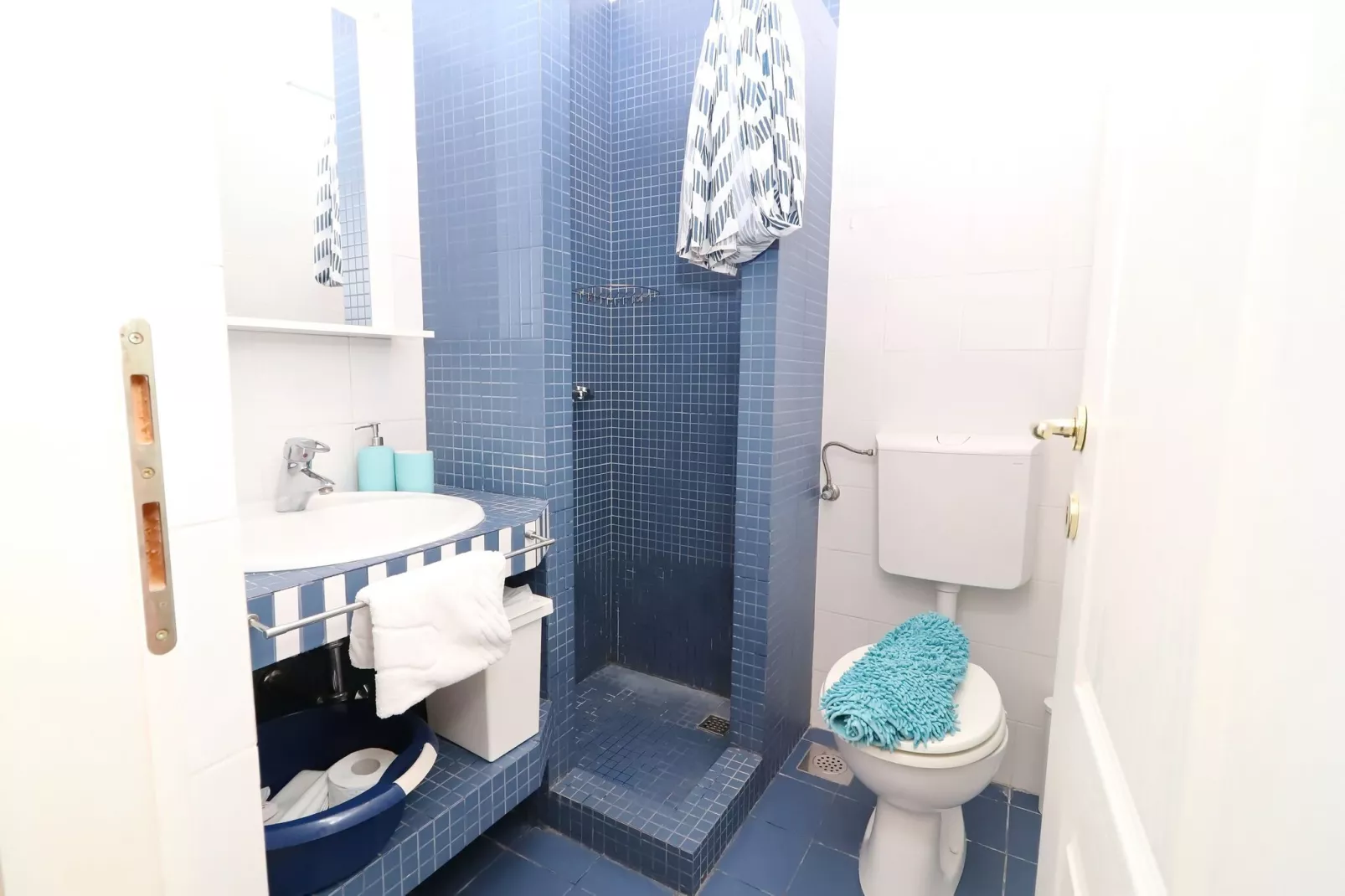 Apartments Trstenica-One Bedroom Apartment with Balcony and Sea View ( G )-Bathroom