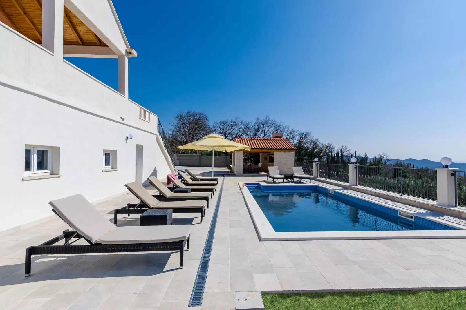 Villa Dragić- Four Bedroom Villa with Swimming Pool, Terrace and Sea View-Pool