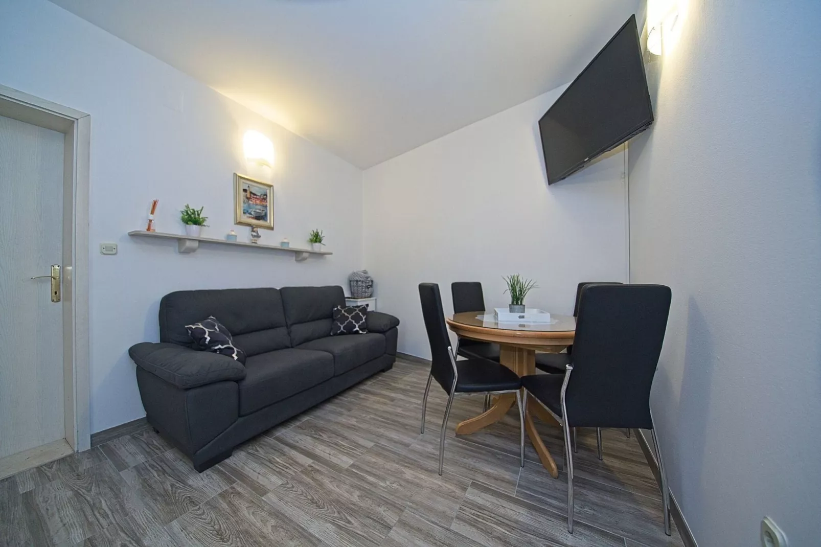 Apartment Alva - Two Bedroom Apartment with Terrace-Living room