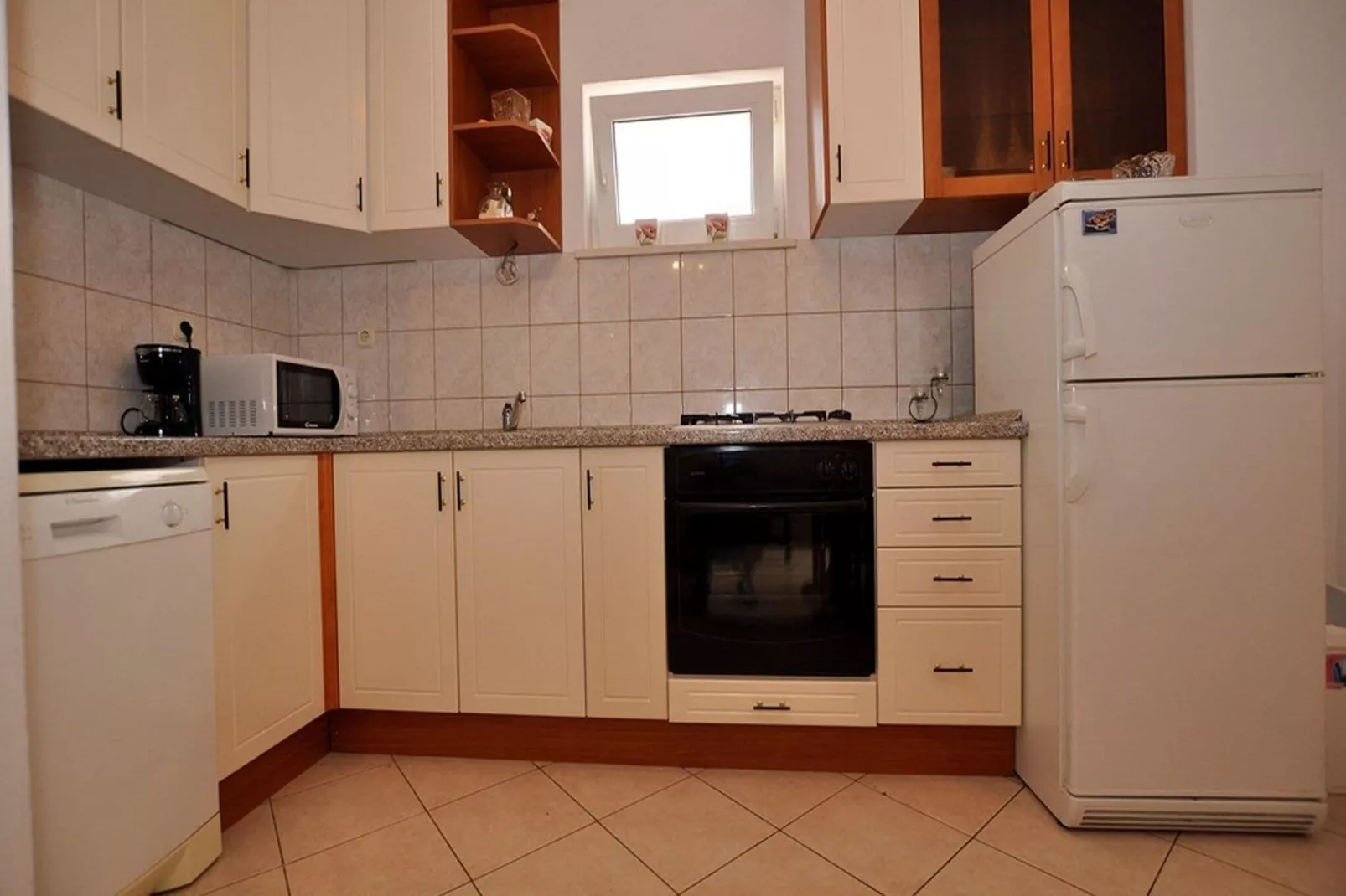 Apartments Seagull - Comfort Two Bedroom Apartment with Sea View Balcony (Tonko)-Cuisine