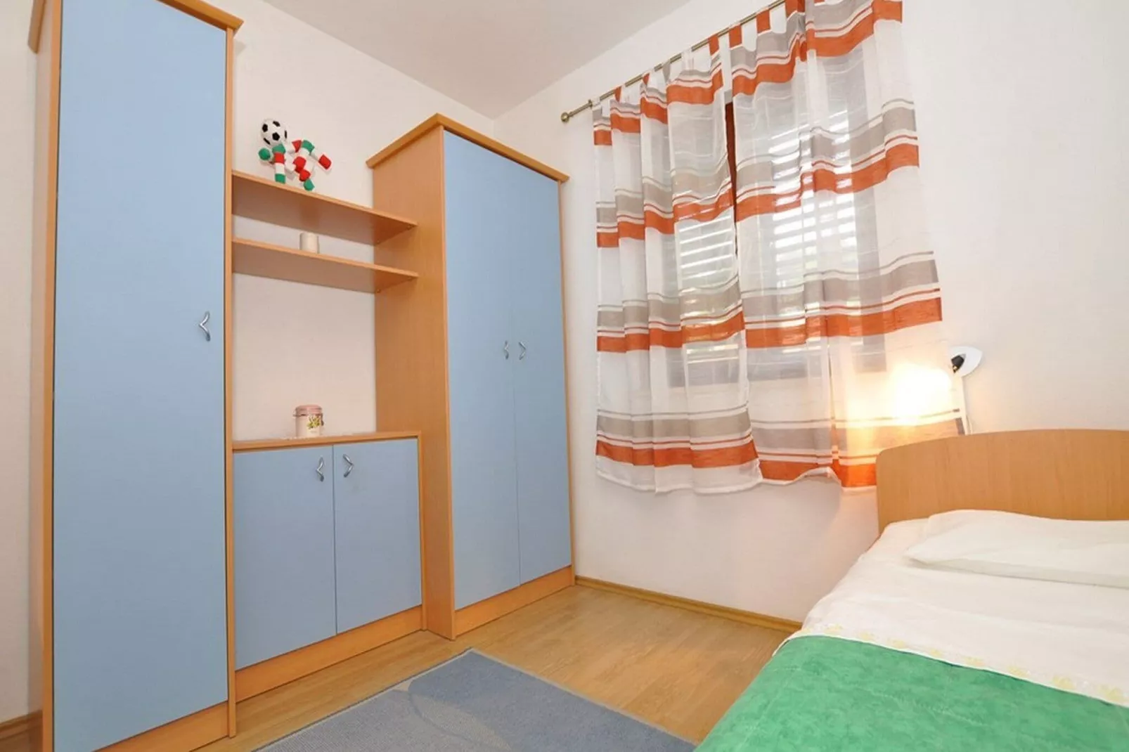 Apartments Seagull - Comfort Two Bedroom Apartment with Sea View Balcony (Tonko)-Chambre
