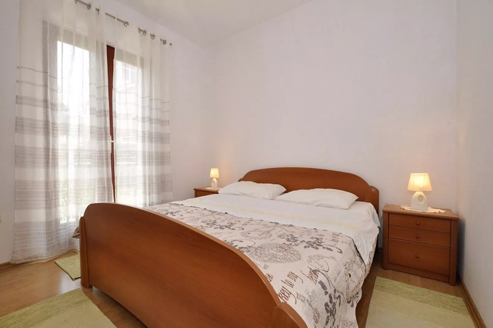 Apartments Seagull - Comfort Two Bedroom Apartment with Sea View Balcony (Tonko)-Chambre