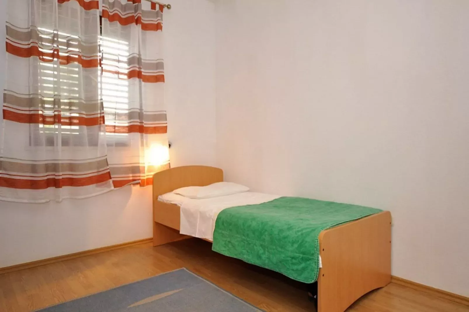Apartments Seagull - Comfort Two Bedroom Apartment with Sea View Balcony (Tonko)-Chambre