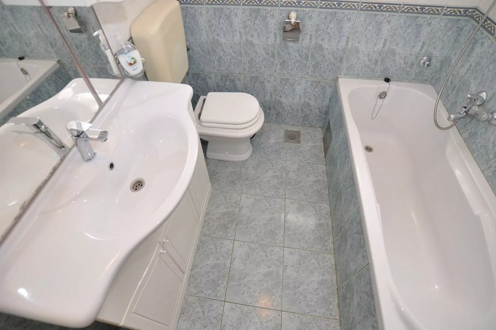 Apartments Seagull - Comfort Two Bedroom Apartment with Sea View Balcony (Tonko)-Salle de bain