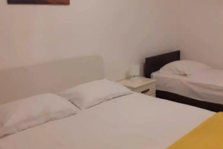 Apartments Seagull - Two Bedroom Apartment with Balcony (Grozdana)-Chambre