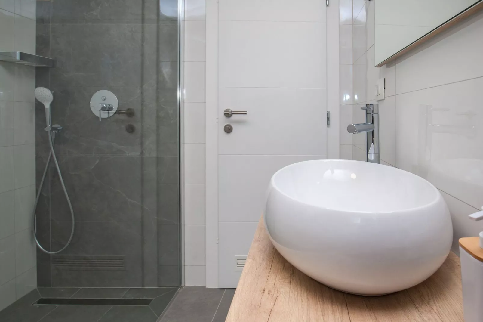 Apartments Dva Galeba - One Bedroom Apartment with Partial Sea View (104)-Bathroom