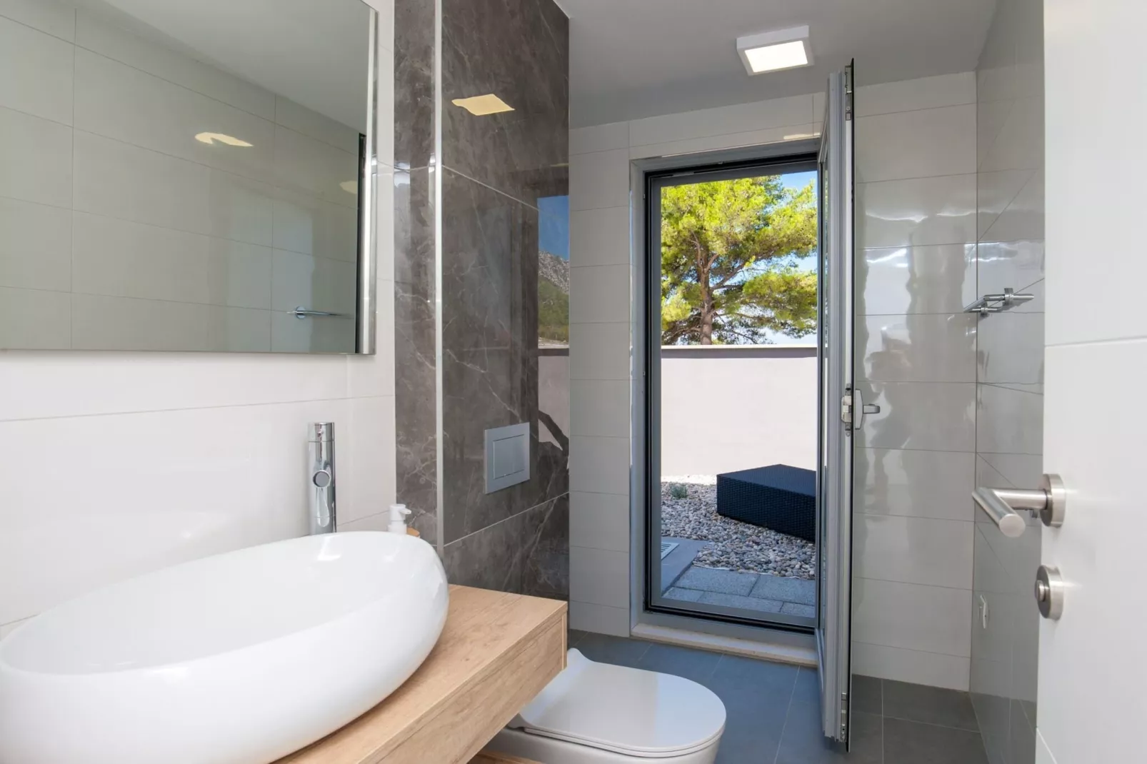 Apartments Dva Galeba - One Bedroom Apartment with Garden Terrace (202)-Salle de bain