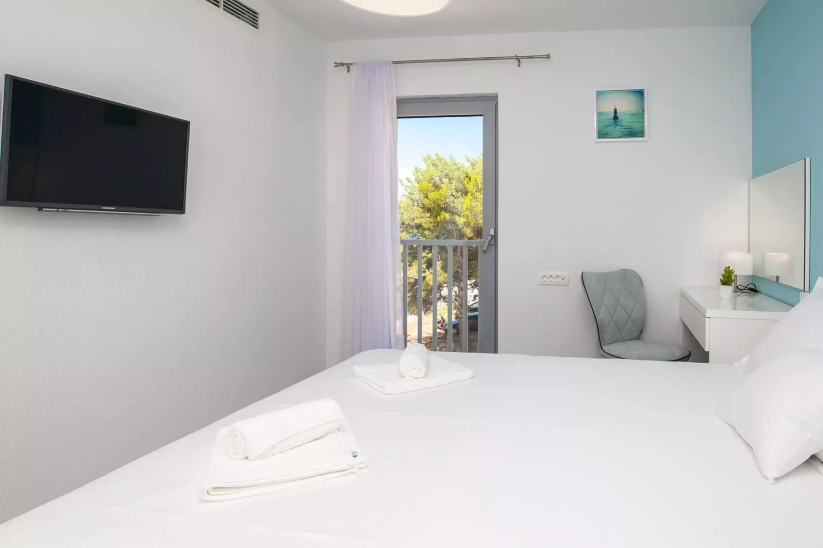 Apartments Dva Galeba - One Bedroom Apartment with Sea View (206)-Bedroom