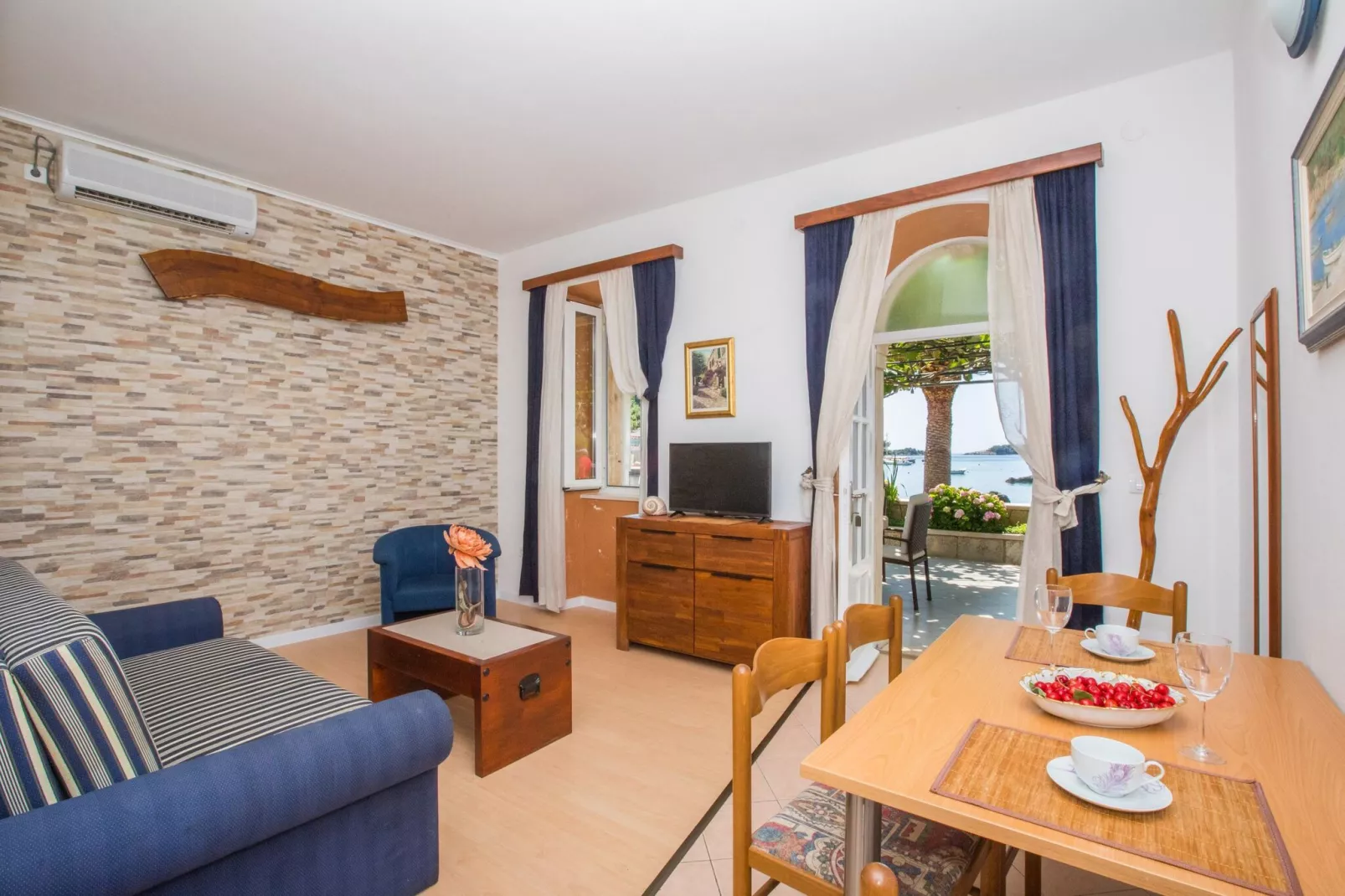 Apartments Vidak - One Bedroom Apartment with Terrace and Sea View - (A1)-Living room