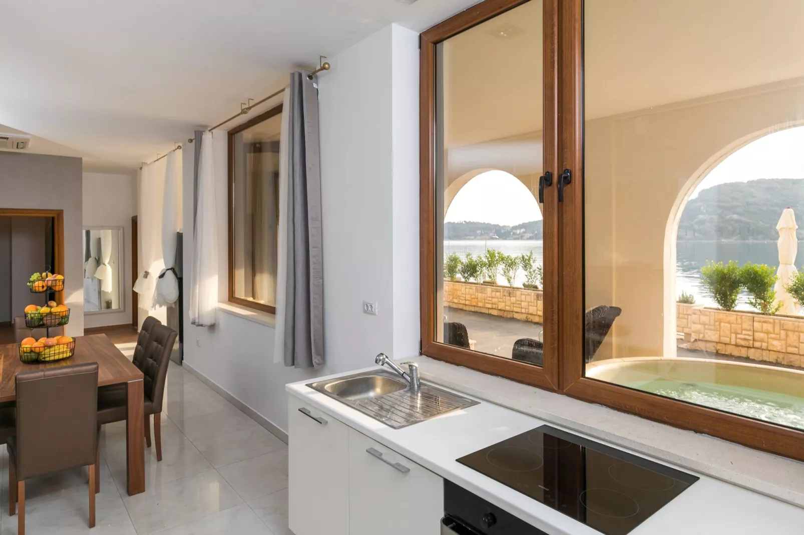 Apartment Frankie's Place - Two-Bedroom Apartment with Terrace and Sea View-Kitchen
