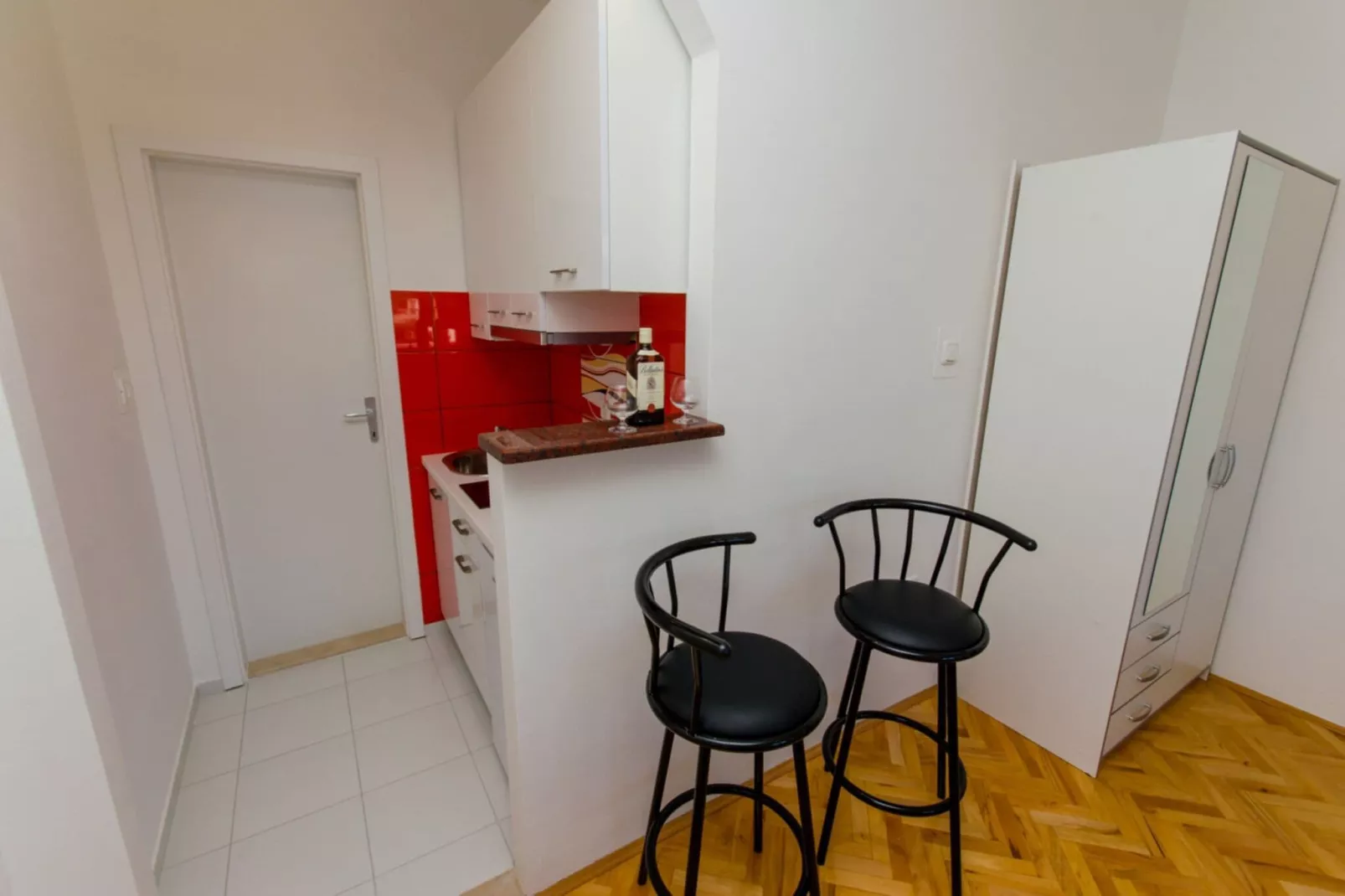 Apartments Ivana (TR) - Studio with Balcony and Sea View (A4)-Kitchen