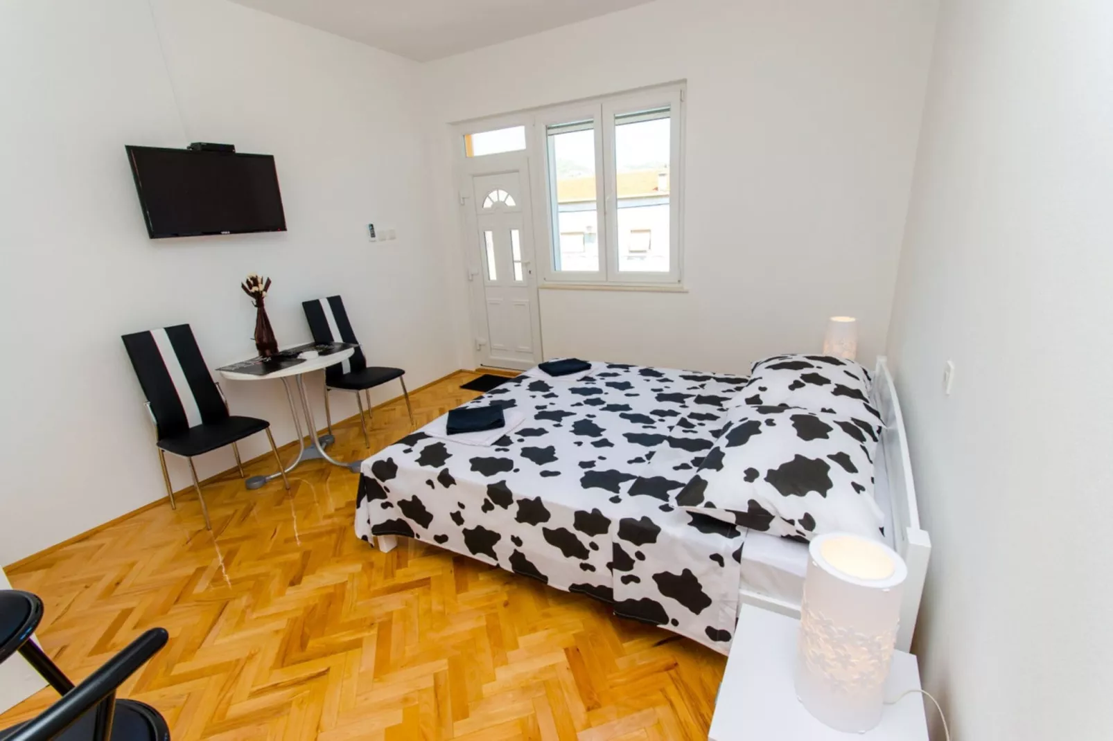Apartments Ivana (TR) - Studio with Balcony and Sea View (A4)