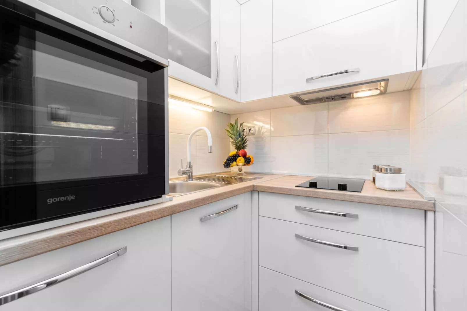 Fancy Apartments Dream - Comfort One Bedroom Apartment with Balcony and Sea View ( 1 )-Küche